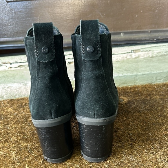 UGG Hazel Waterproof Chelsea Ankle Boots Black Size 8.5 Lightly Used - Picture 4 of 10
